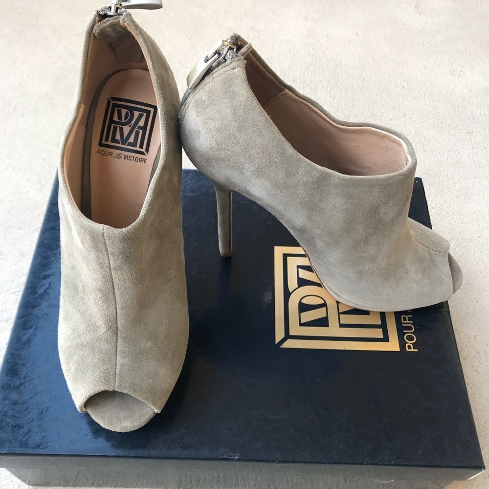 Pour la victoire forsa gray kid suede heels